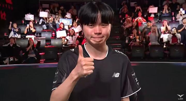 BDD独挑大梁，带领队伍逆袭GEN晋级世界赛，现场粉丝感动落泪